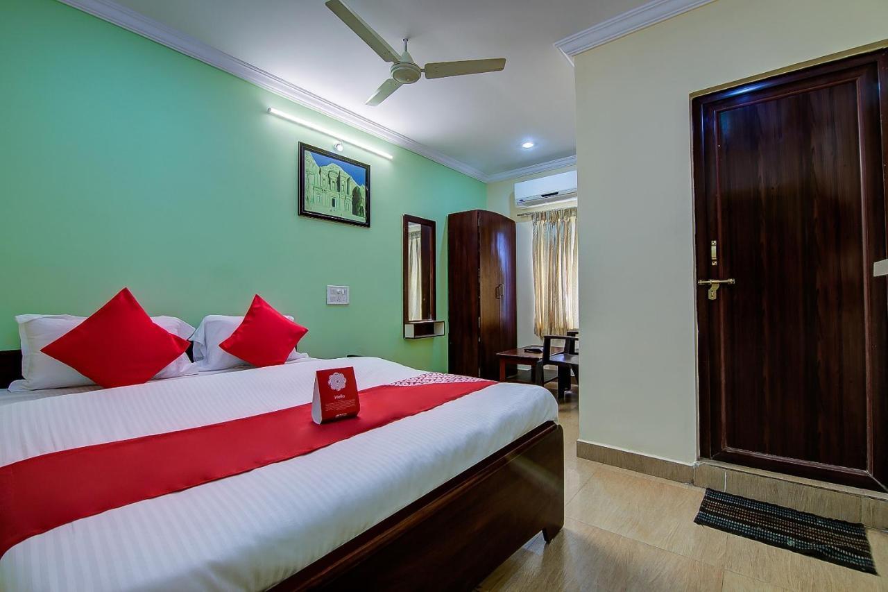 Отель Oyo Lalitha Delight Вишакхапатнам Экстерьер фото
